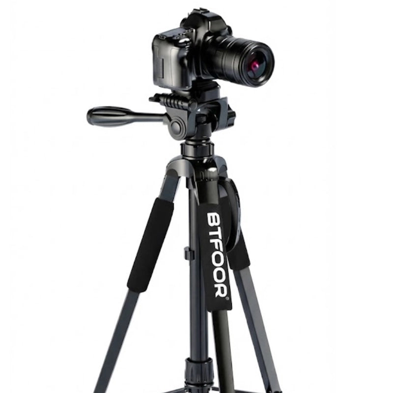 Appareil photo clipsé sur le  trépied 140 CM grips en mousse