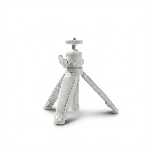 Trépied bureau blanc sur fond blanc