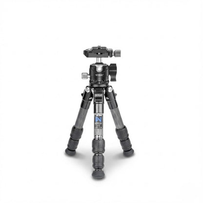 Trépied carbone 46 CM sur fond blanc