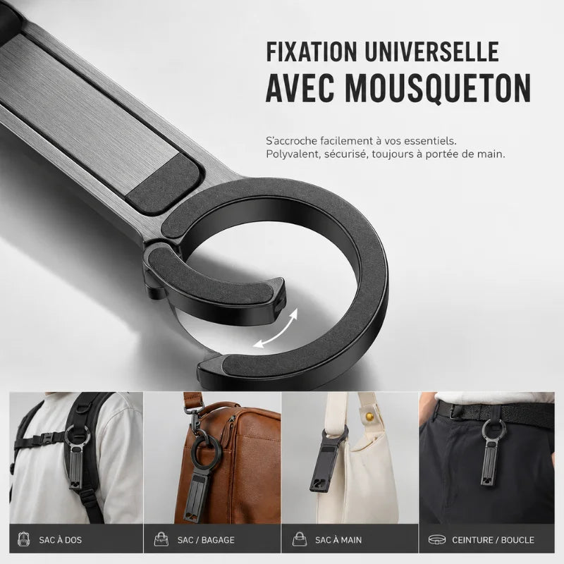 Gros plan d'un mousqueton carabiner noir pour fixér le support téléphone à un sac à dos, bagage, sac à main ou ceinture
