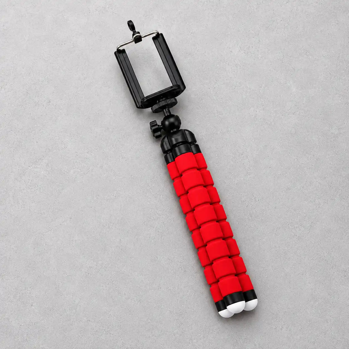 Trépied Flexible Rouge - mise en situation du trépied pour téléphone, iPhone & Android, Pieds Flexibles & Déclencheur Bluetooth