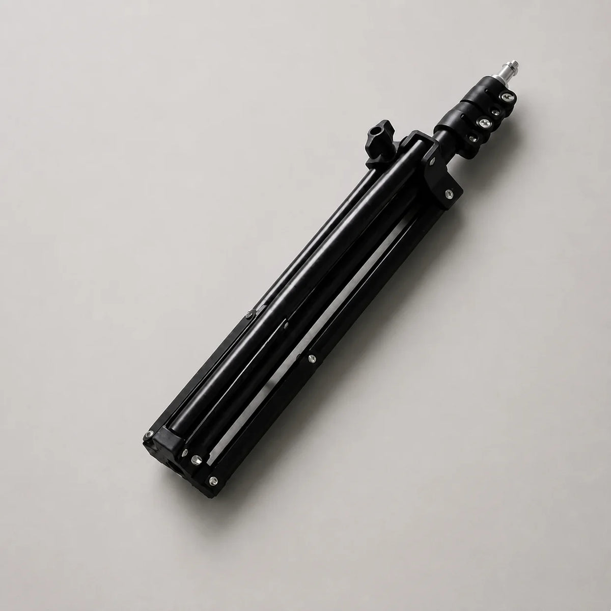 Trépied iPhone 160 CM Noir - détail de stabilité du trépied pour téléphone, Réglable Anti-Vibrations